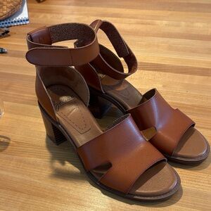 Zodiac Tan Leather Women's Sandals